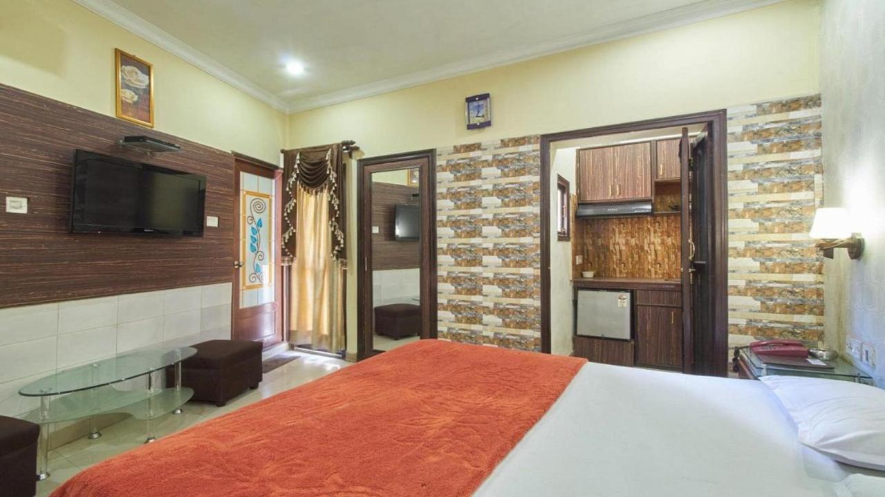 Hotel Diamond Suites Kolkata Bagian luar foto