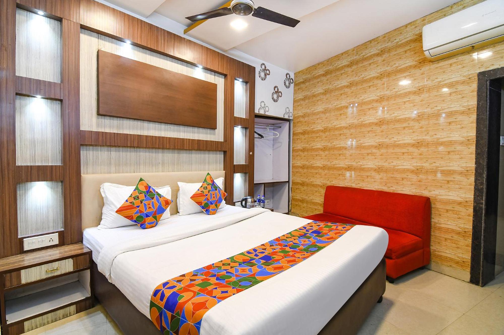 Hotel Diamond Suites Kolkata Bagian luar foto