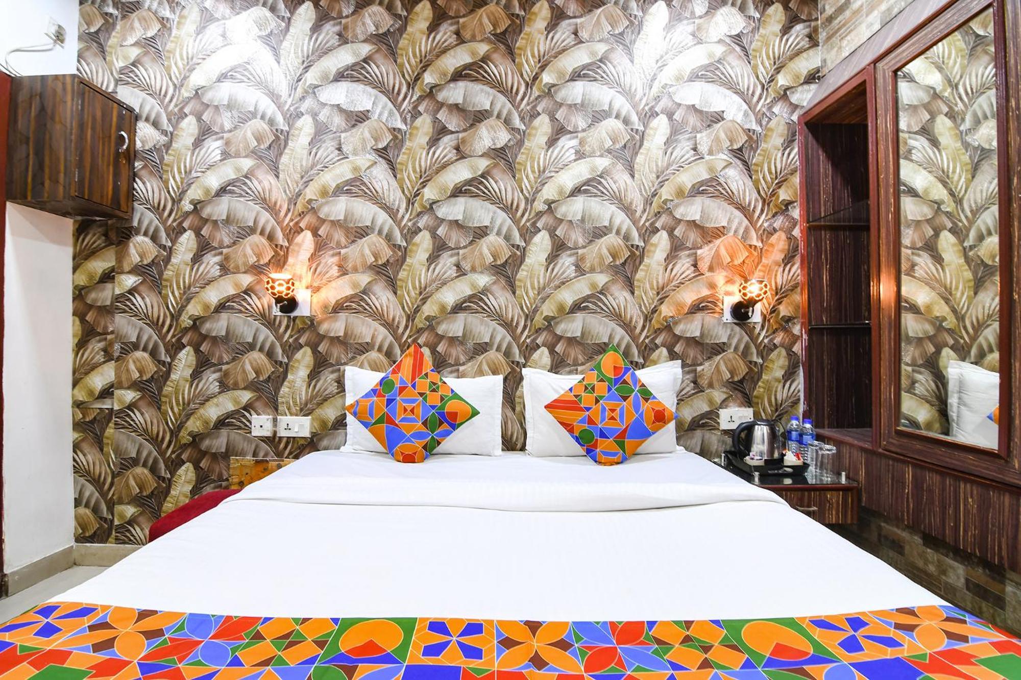 Hotel Diamond Suites Kolkata Bagian luar foto