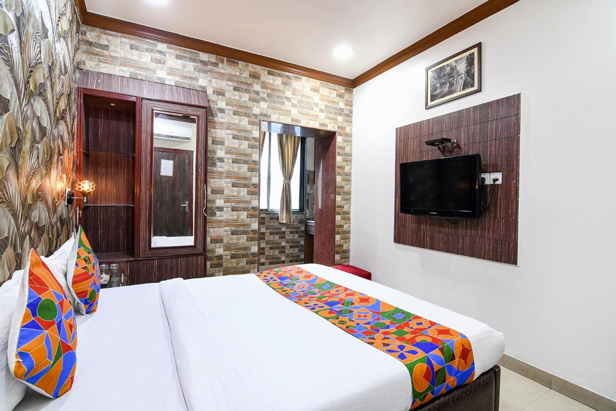 Hotel Diamond Suites Kolkata Bagian luar foto