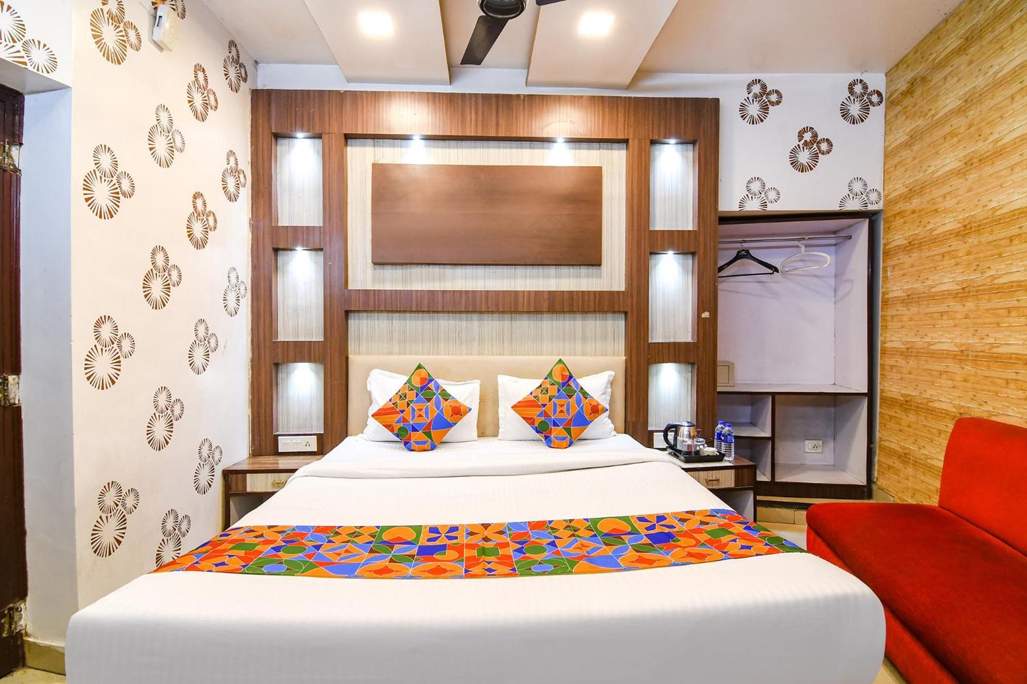 Hotel Diamond Suites Kolkata Bagian luar foto