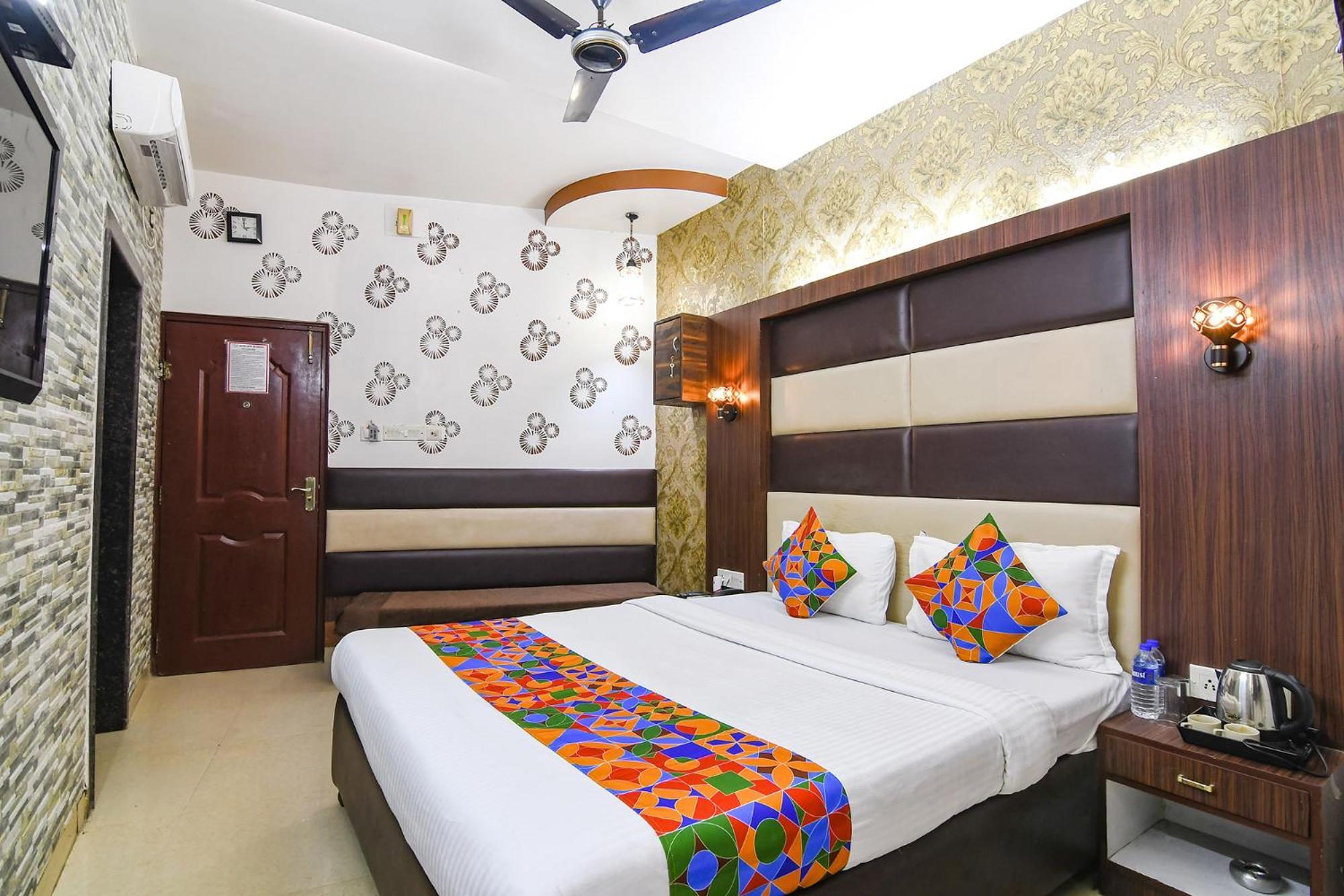 Hotel Diamond Suites Kolkata Bagian luar foto