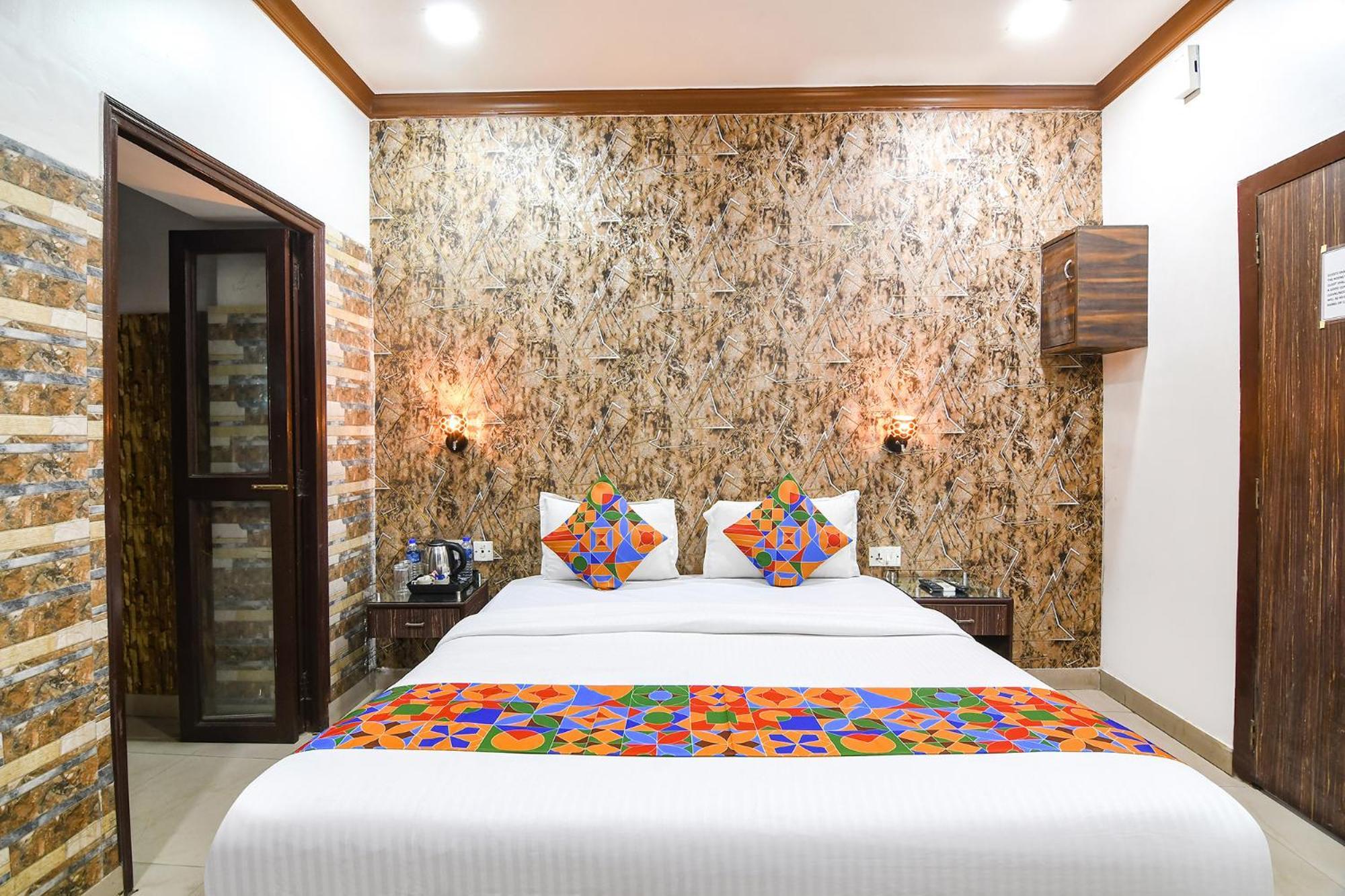 Hotel Diamond Suites Kolkata Bagian luar foto