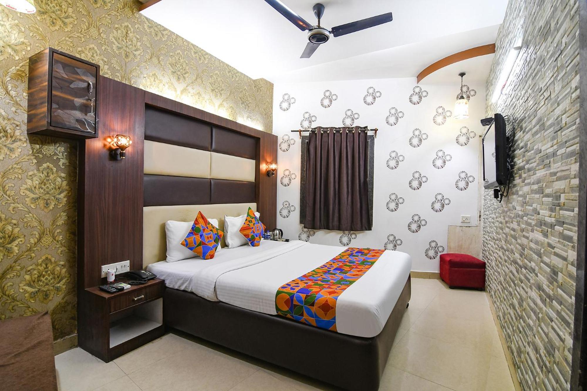 Hotel Diamond Suites Kolkata Bagian luar foto