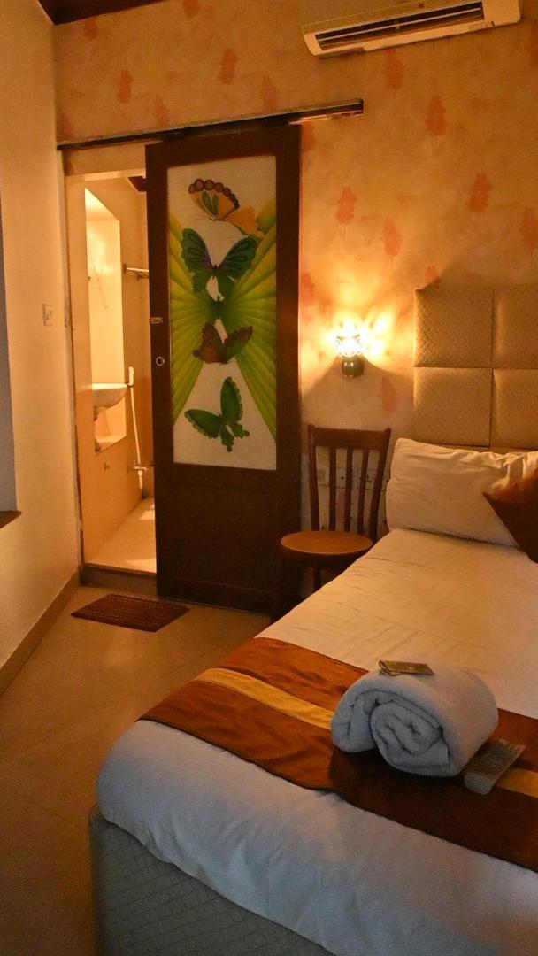 Hotel Diamond Suites Kolkata Bagian luar foto