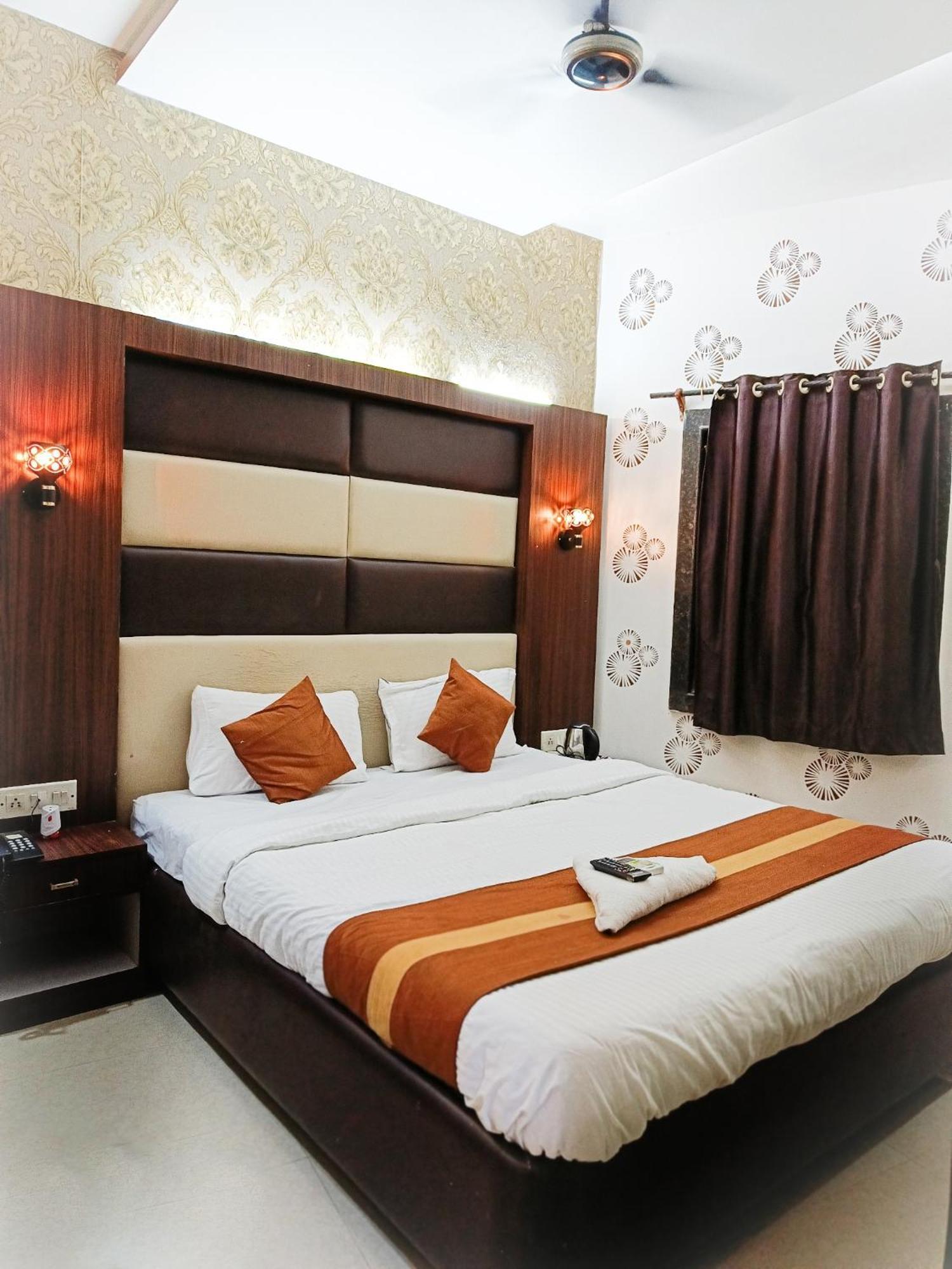 Hotel Diamond Suites Kolkata Bagian luar foto
