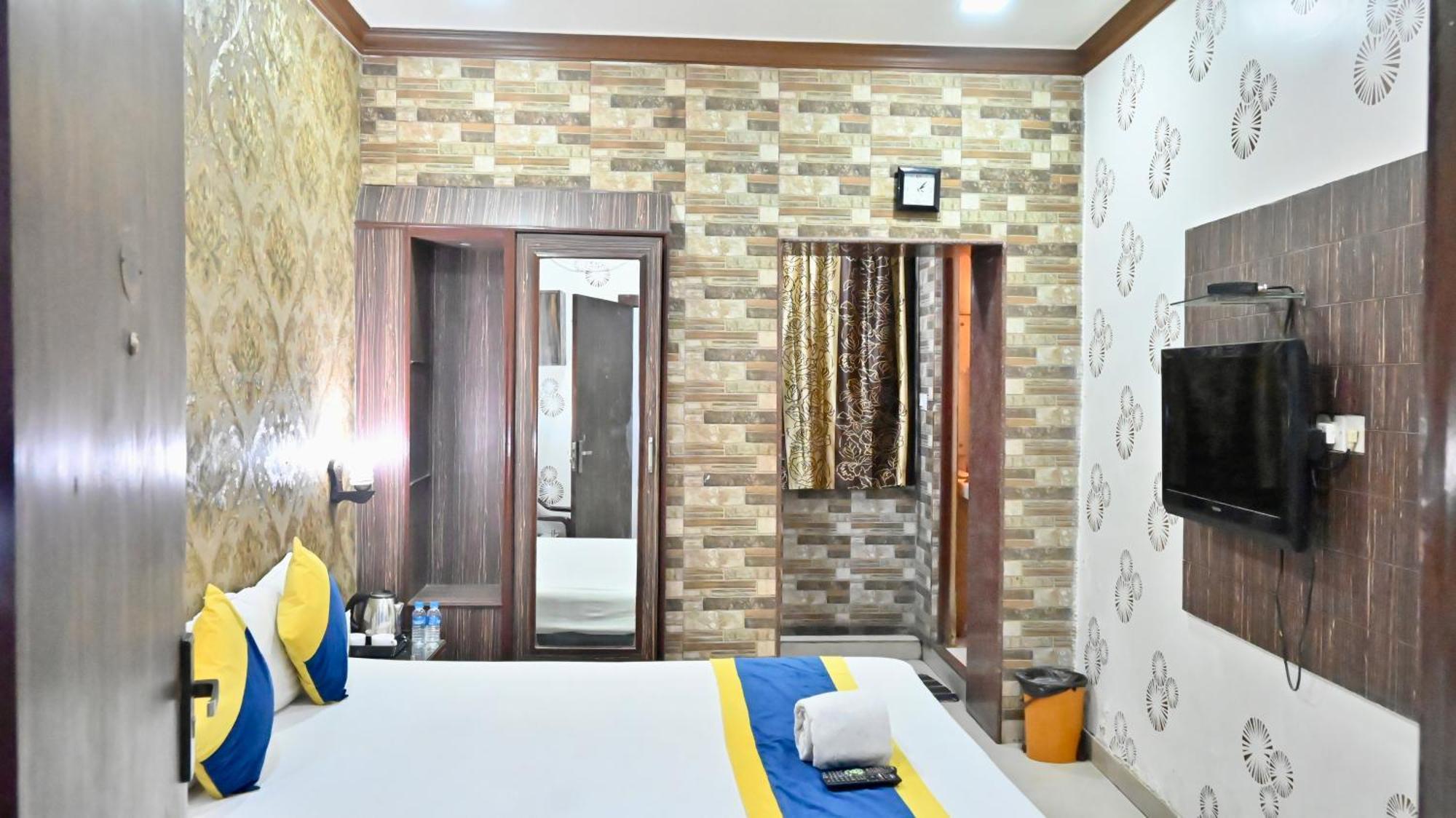 Hotel Diamond Suites Kolkata Bagian luar foto