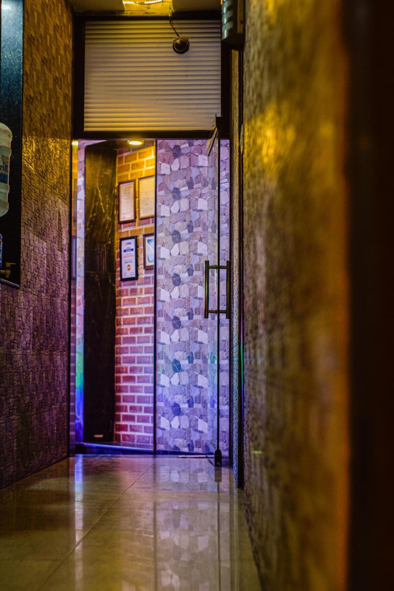 Hotel Diamond Suites Kolkata Bagian luar foto