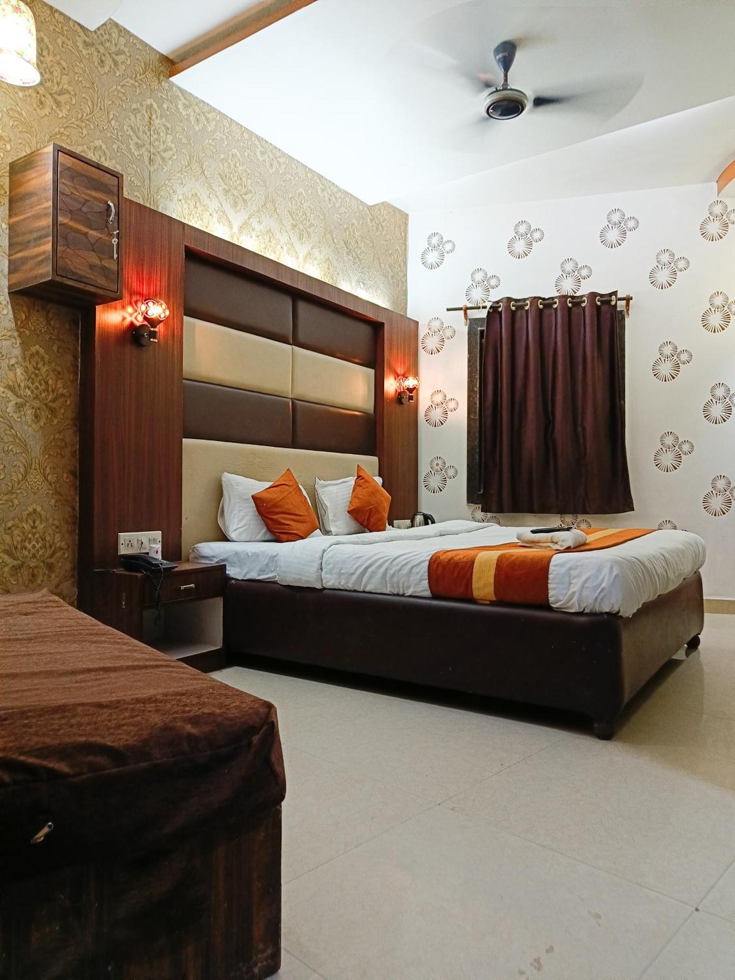 Hotel Diamond Suites Kolkata Bagian luar foto