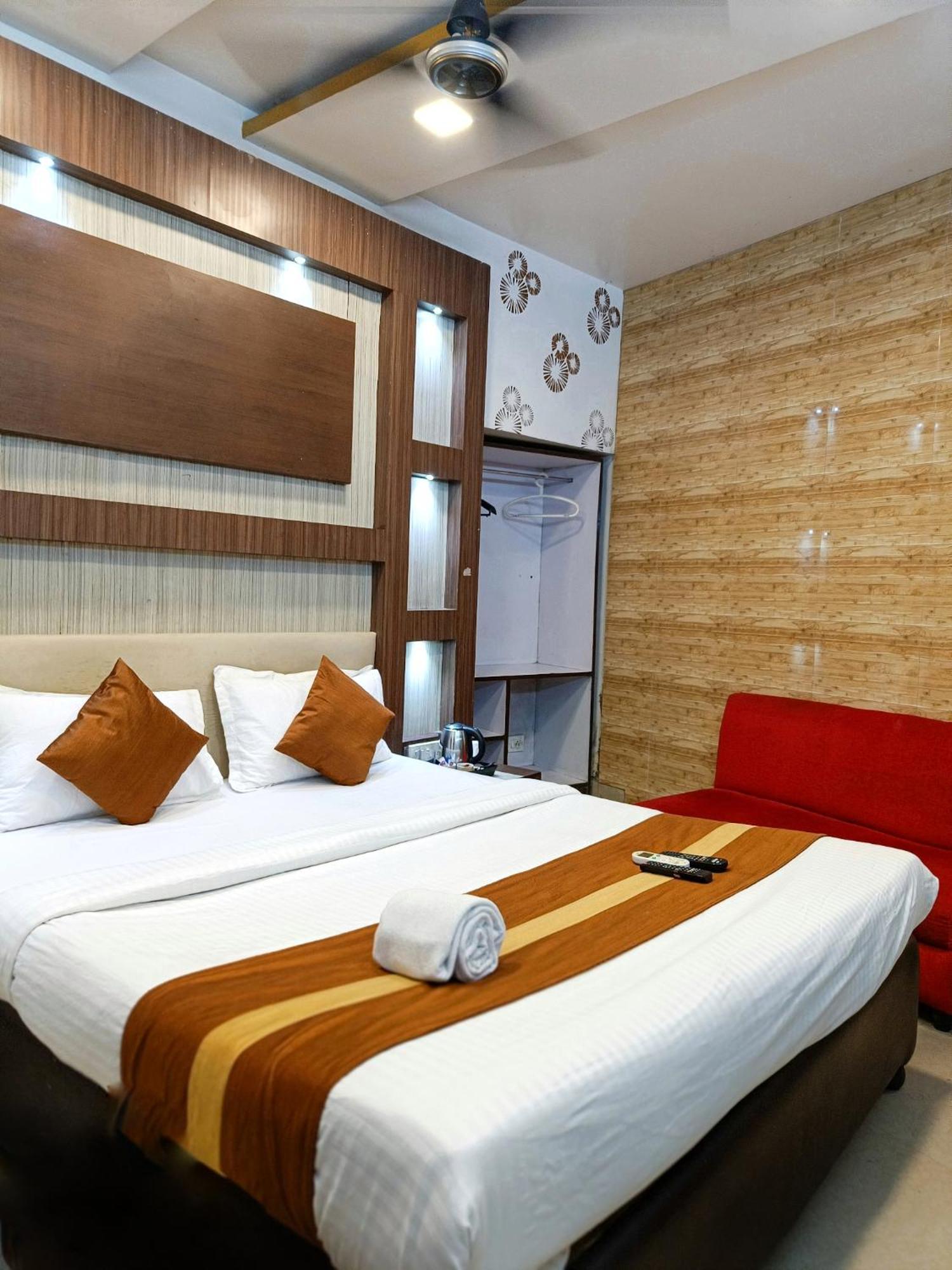Hotel Diamond Suites Kolkata Bagian luar foto